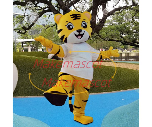 Training Tiger Wearing Sports Shirt Mascot Costume Training Tiger Wearing Sports Shirt Mascot Costume