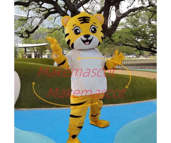 Training Tiger Wearing Sports Shirt Mascot Costume Training Tiger Wearing Sports Shirt Mascot Costume